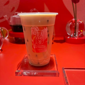 ゴンチャ　ストロベリー＆ローズ ダージリン ミルクティー