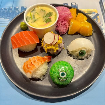 ＜マイク＞ギョロ目お寿司プレート　