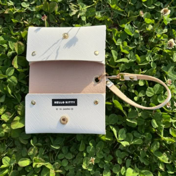 みずいろ ハローキティ　ストラップ付きマルチケース