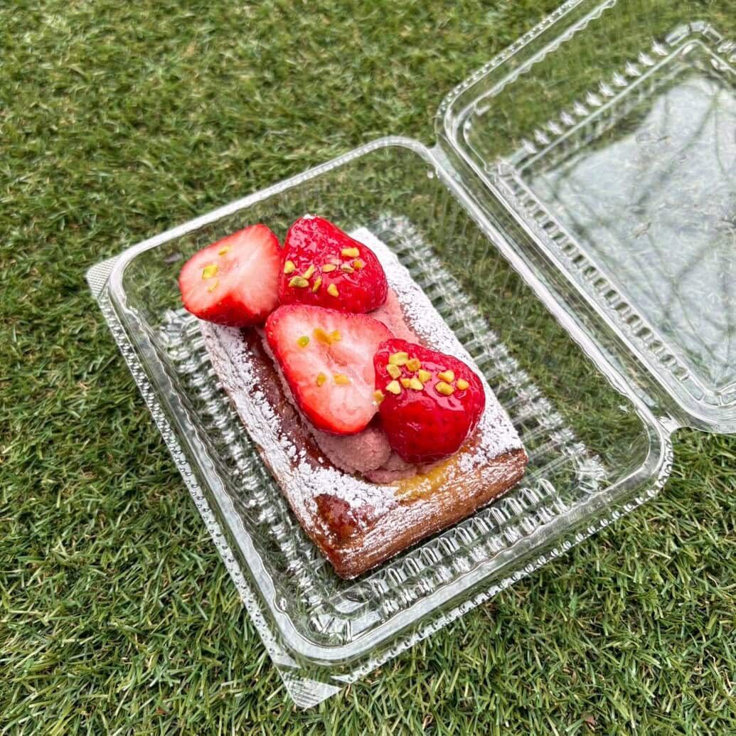 BEAVER BREAD BROTHERS　いちごのデニッシュ