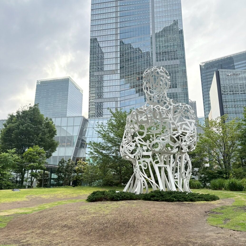 虎ノ門ヒルズ　オーバル広場