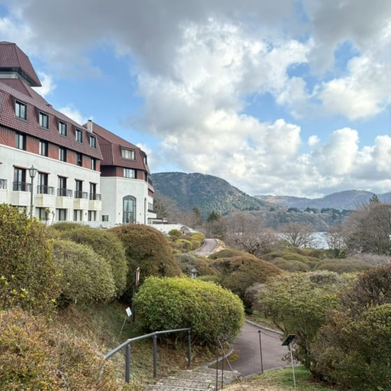 【箱根】まだ間に合う！GWの駆け込みご褒美旅♡ 絶景・温泉・美食が揃う『山のホテル』試泊レポ