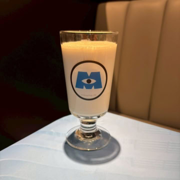 ＜モンスターズ社＞バナナヨーグルトスムージー