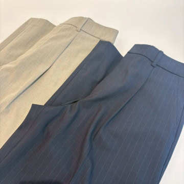 ユニクロ　タックワイドパンツ