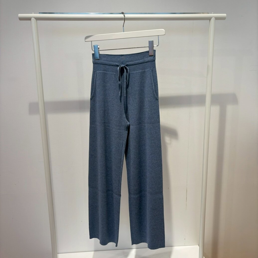 ユニクロ　ウォッシャブルニットリブパンツ
