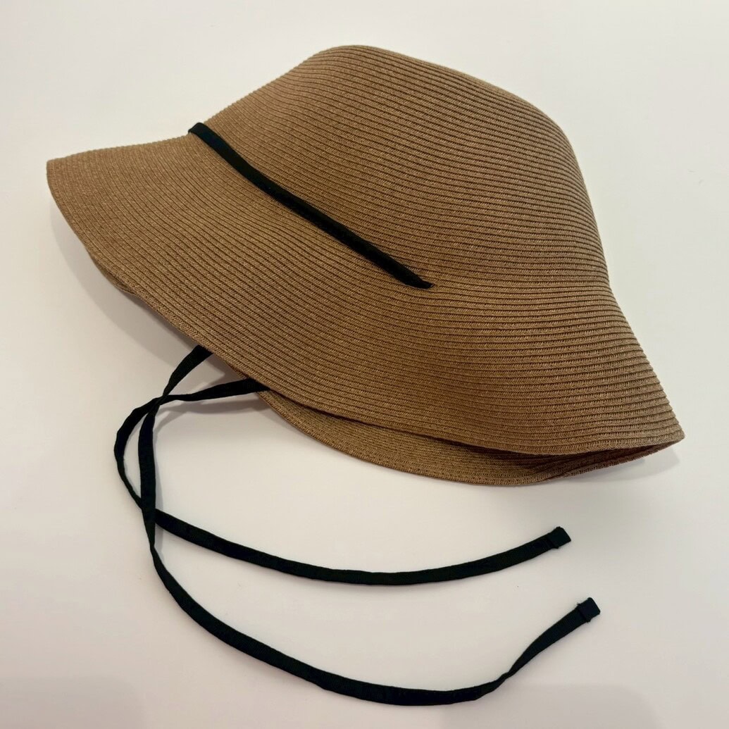 ユニクロ　UVカットペーパーブレイドハット