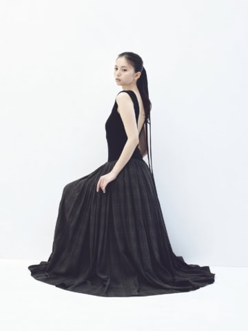 【齋藤飛鳥】「ワタシのカワイイは、私が決める」モードからフェミニンまで至高の最新コーデ6選