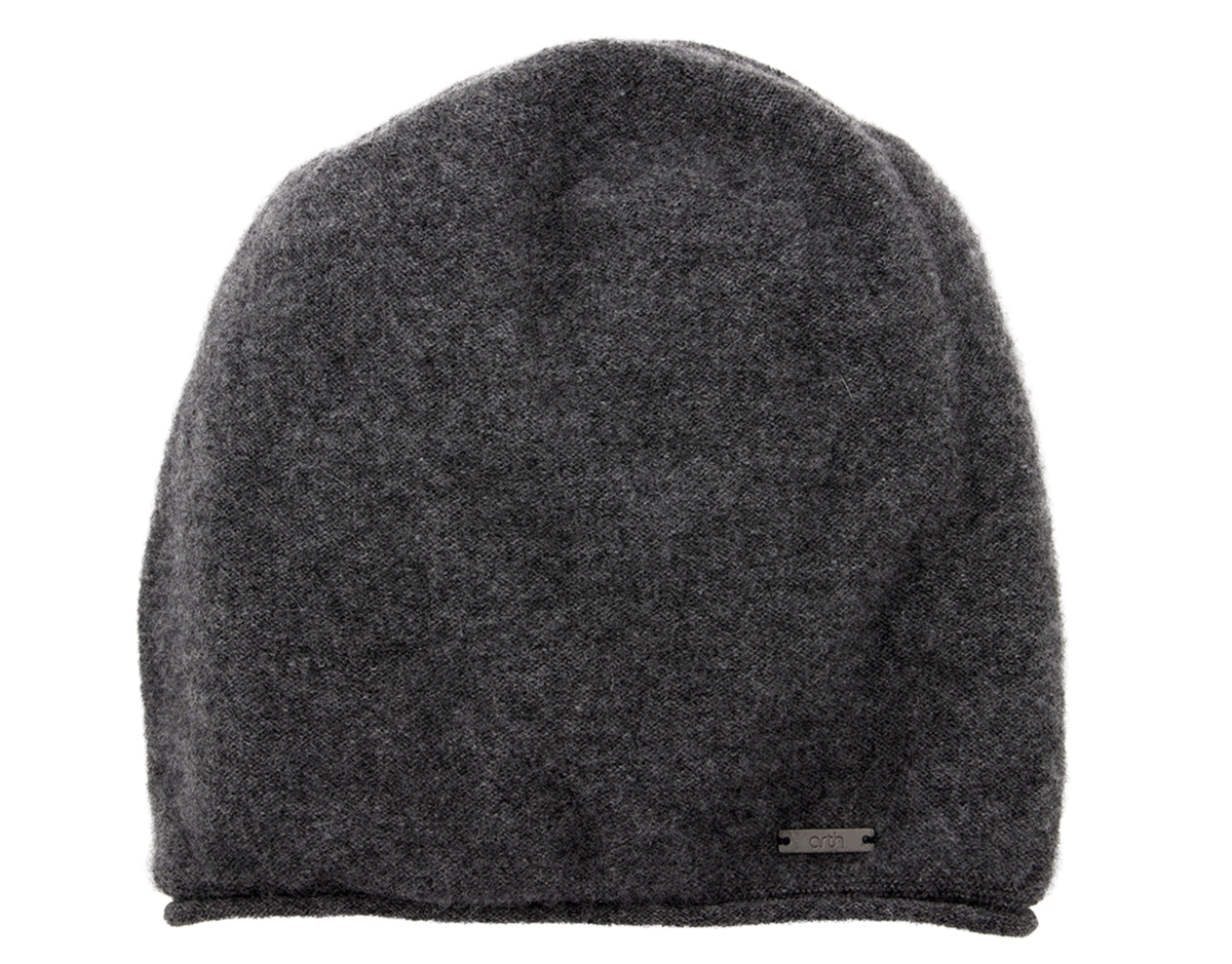 アース/OVERRIDE 神宮前のカシミヤ100%ビーニー。ユニセックスで被れる。