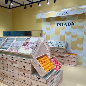 【表参道】豪華な来場特典も♡ 期間限定「プラダ ビューティ マーケット」が可愛すぎ!体験型ポップアップをチェック