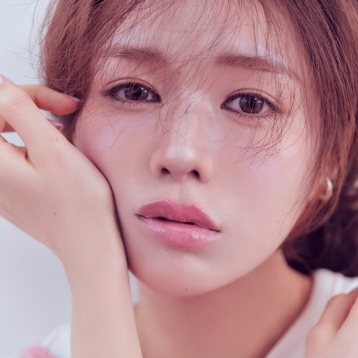 【中顔面短縮】イガリシノブ直伝！チーク1つで“骨格までメイク”しちゃう♡ 最新小顔メイク術