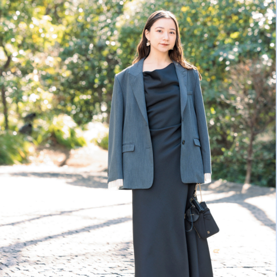 【SNIDEL】1着でセミフォーマルまで対応！オンオフ着回せる最新「サテンワンピース」コーデ