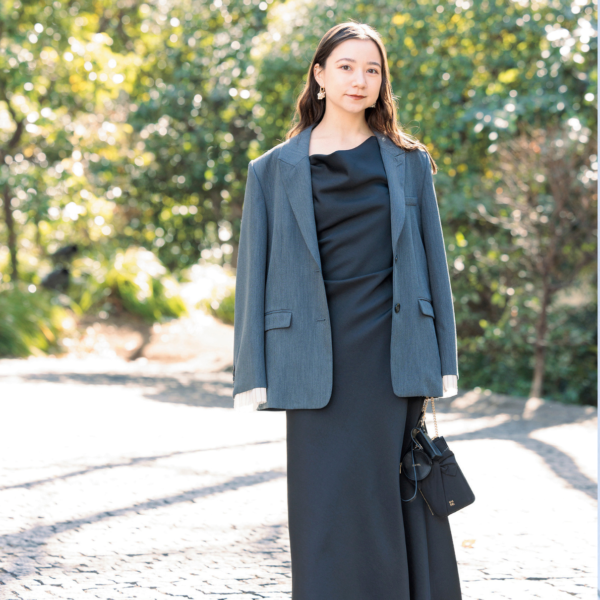 【SNIDEL】1着でセミフォーマルまで対応！オンオフ着回せる最新「サテンワンピース」コーデ