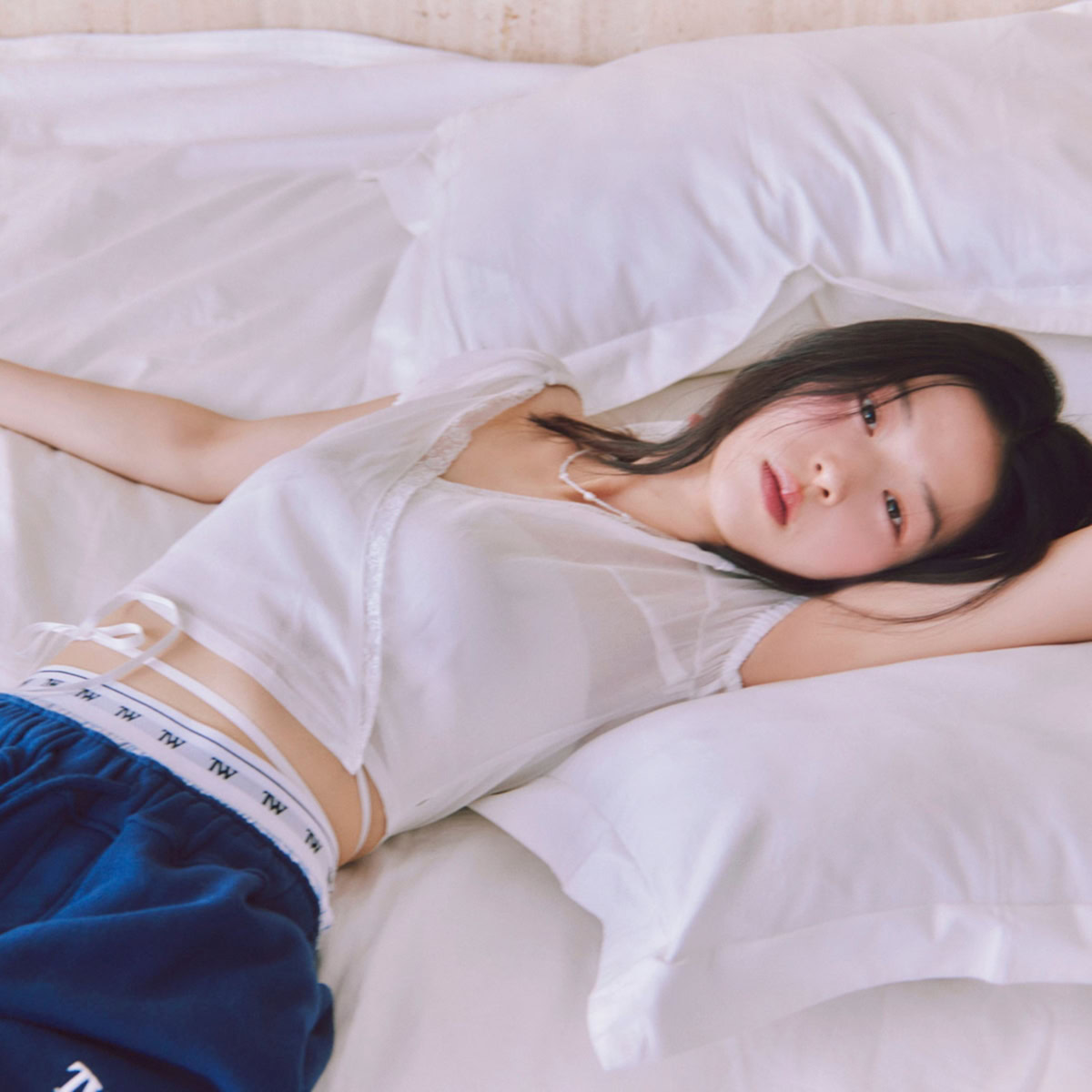 【BLACKPINKジェニー風】腹チラは「パンツ選び」がカギ！大人が失敗しない肌見せコーデ3選
