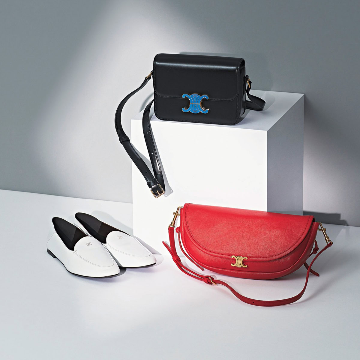 【CELINE（セリーヌ）】2026秋新作「トリオンフ」が彩るクラシカルな遊び心｜バッグ＆ローファー3選