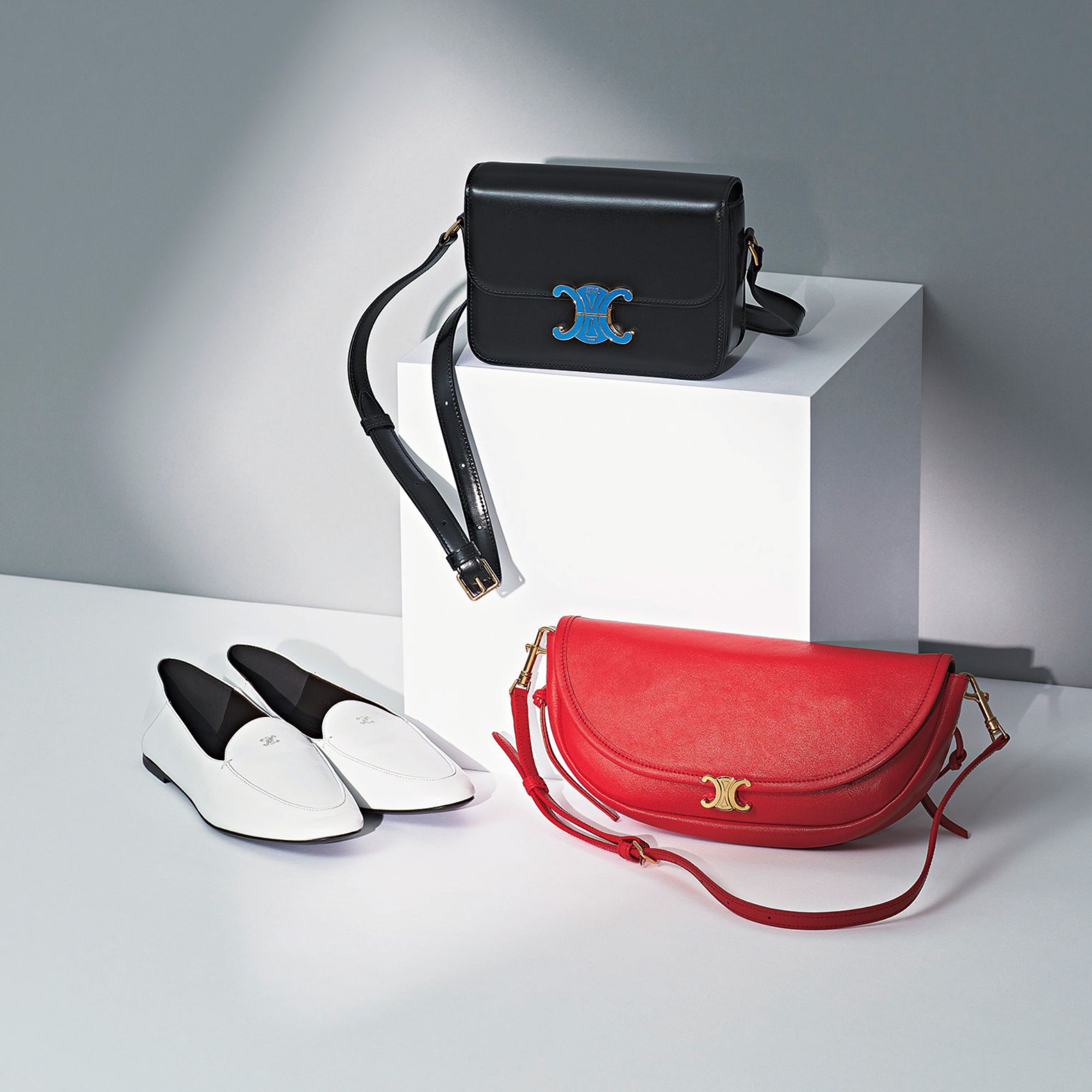 【CELINE（セリーヌ）】2026秋新作「トリオンフ」が彩るクラシカルな遊び心｜バッグ＆ローファー3選