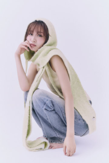 【岡崎紗絵】美の秘訣とは?発光肌をつくる愛用スキンケアなど最新メイク事情