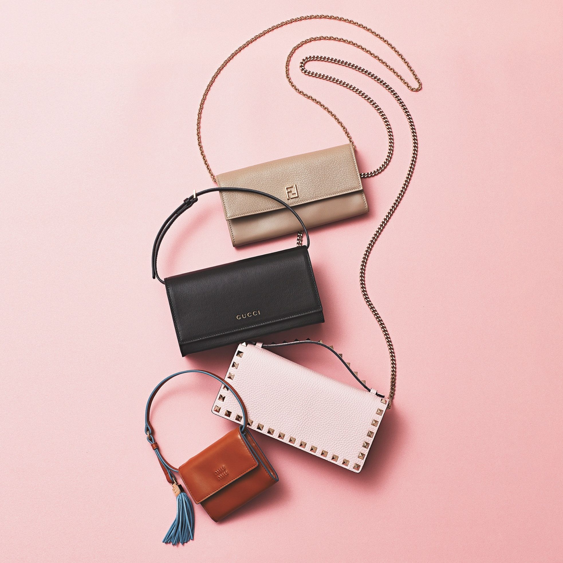 ひとつで何役もこなす「ウォレットバッグ」4選♡ FENDI、GUCCIなど憧れブランドのSLGで気分をアプデ！