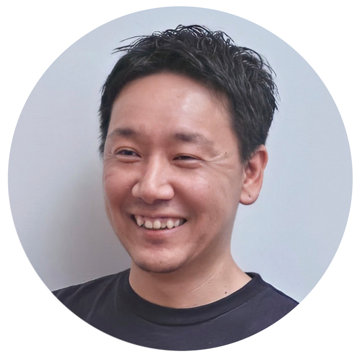ヘア&メイクアップアーティスト 笹本恭平さん