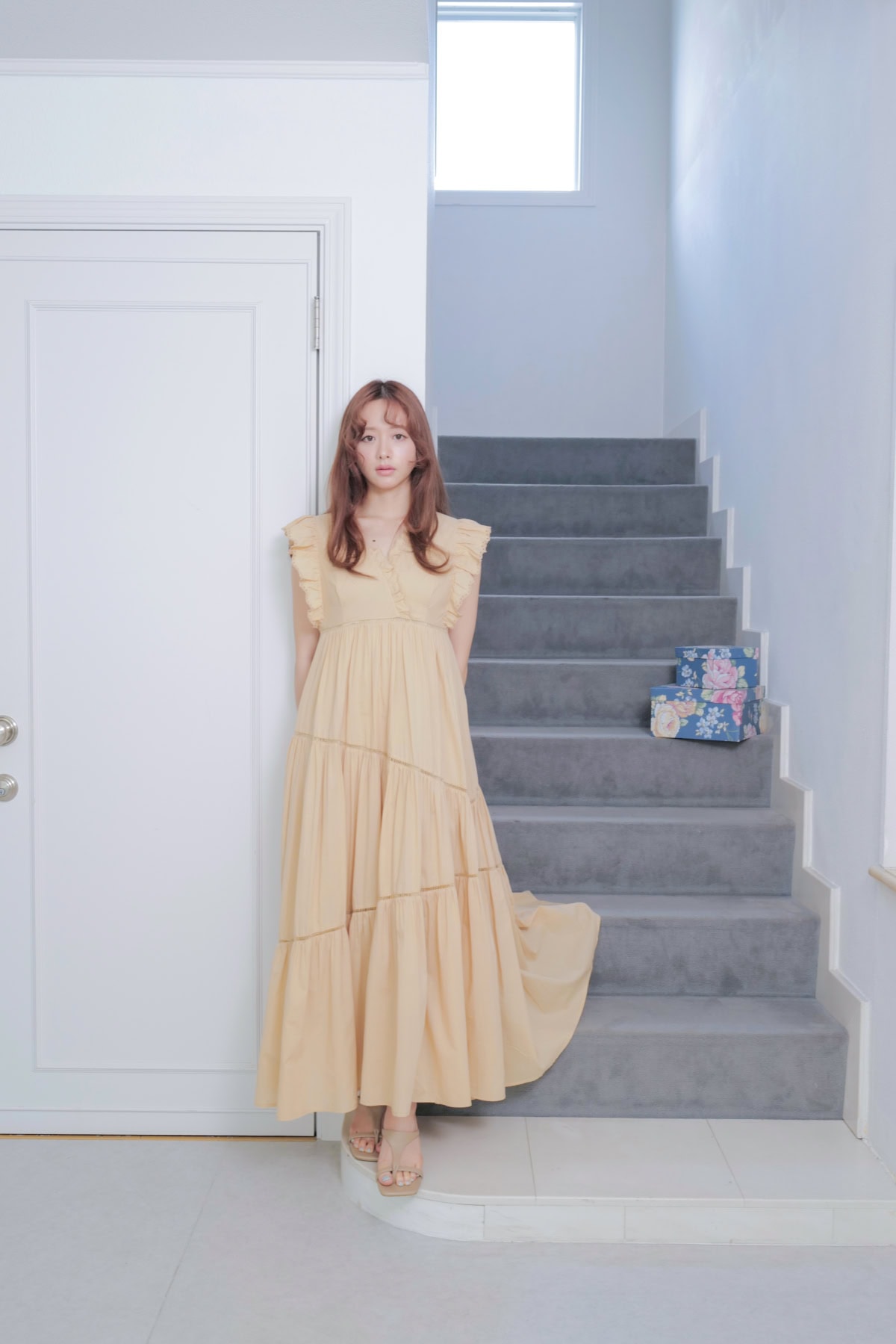 【森香澄×COCO DEAL】優雅でいて大人の可愛げ。弾むフリルでプレイフルに